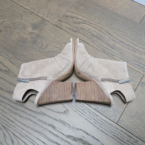 Vince Camuto Kentvi Chunky Block Heel Ruched Cuff Perforation Sandal in Beige - Picture 8 of 14